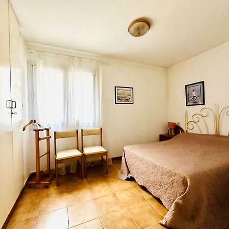 Global Immo 3278 Platja Apartman Roses Kültér fotó